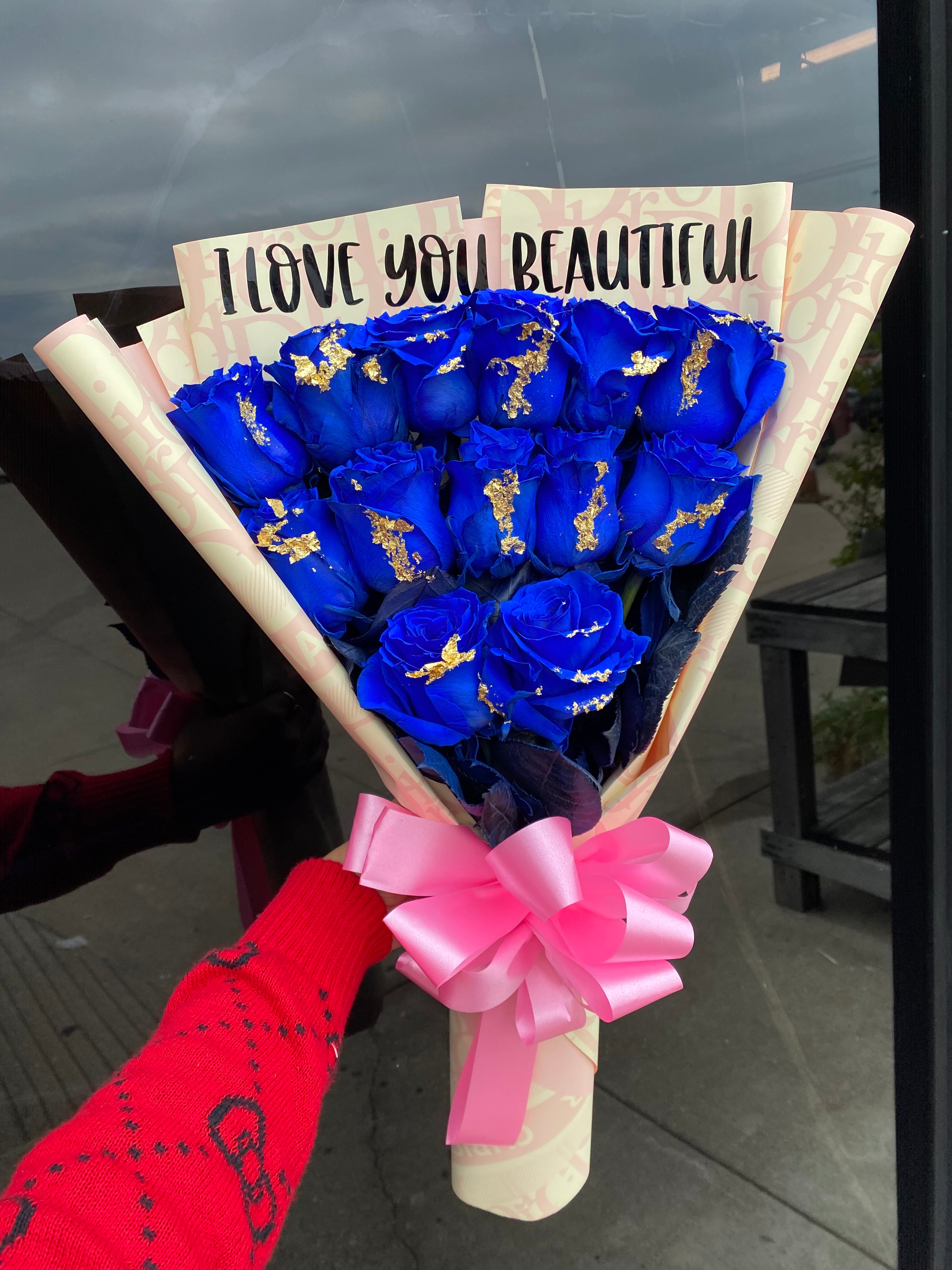 Real rose bouquet: 12 Blue roses with 24k gold flakes 💙
