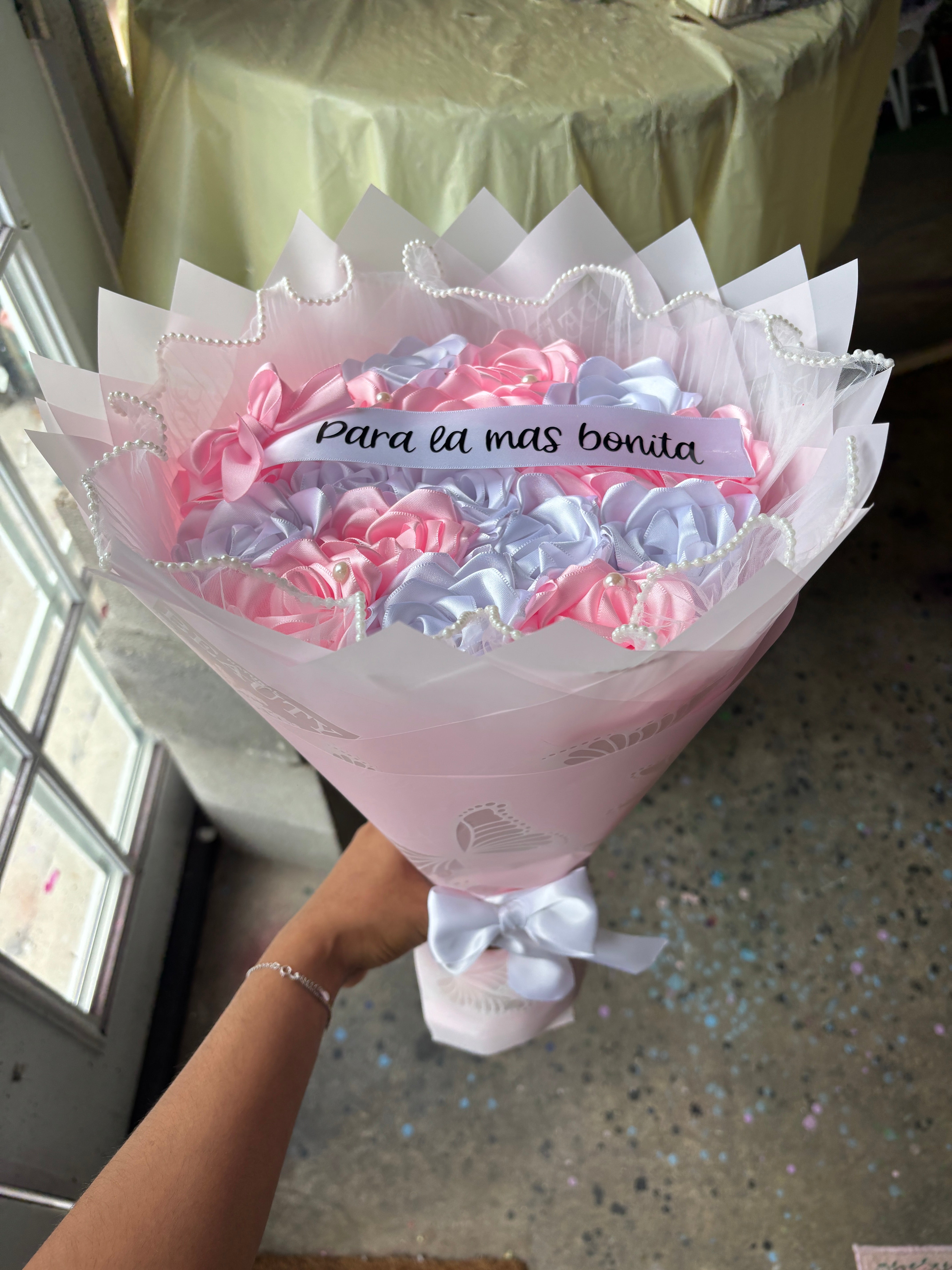 Cloudy love Ribbon rose bouquet 🌸