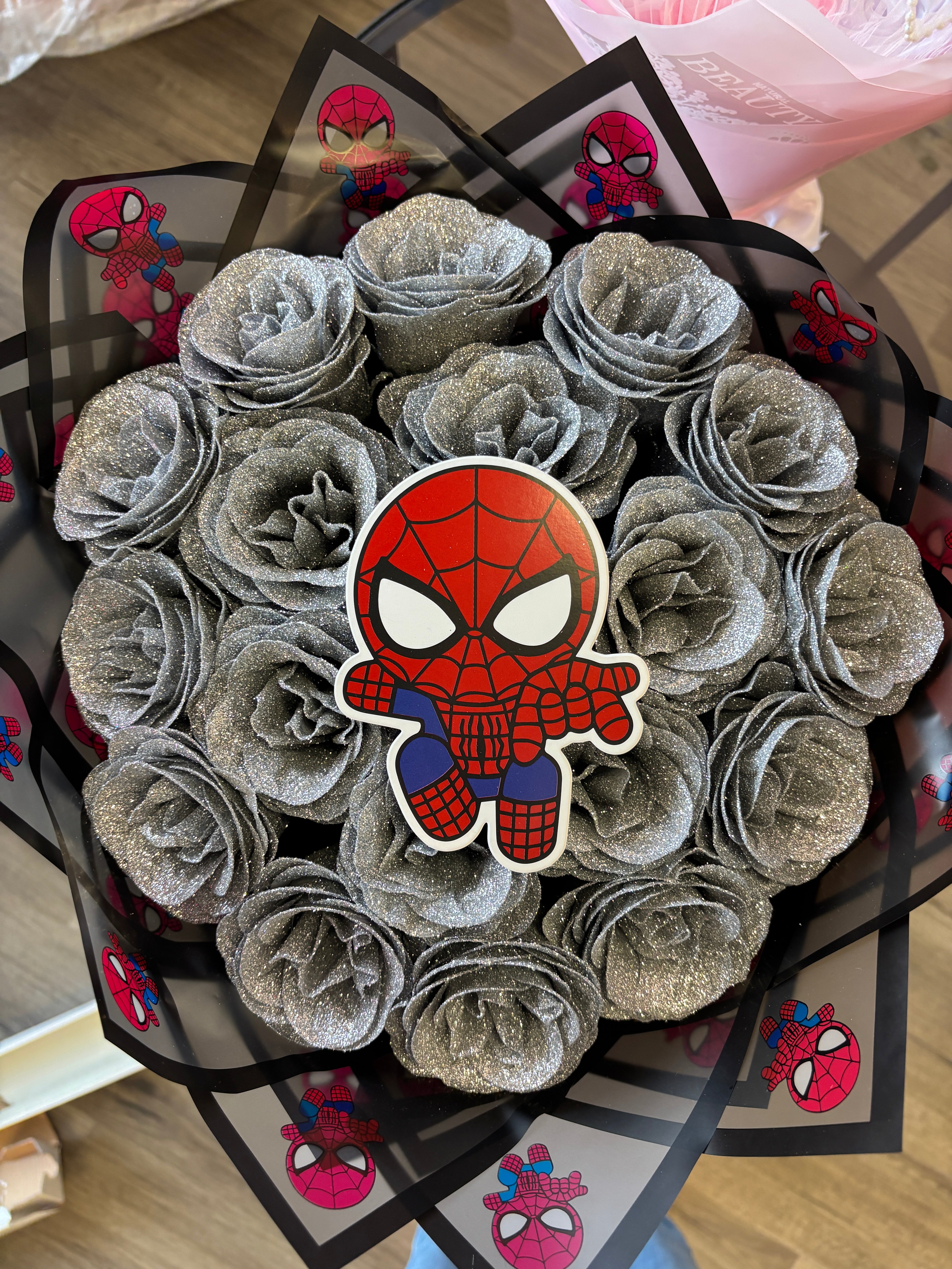 Topper to add/change to middle of your bouquet ✨