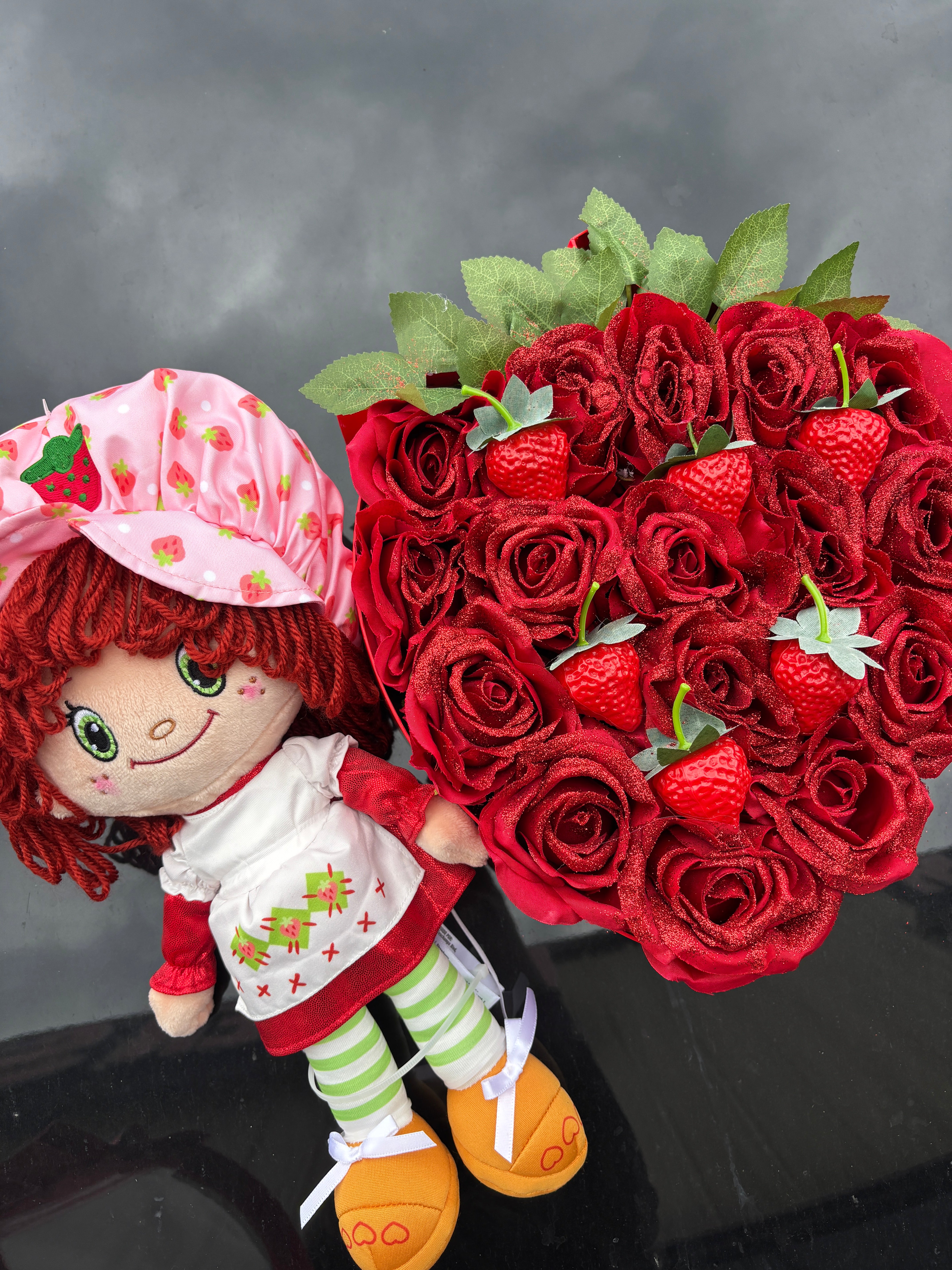 Artificial glitter strawberry box set