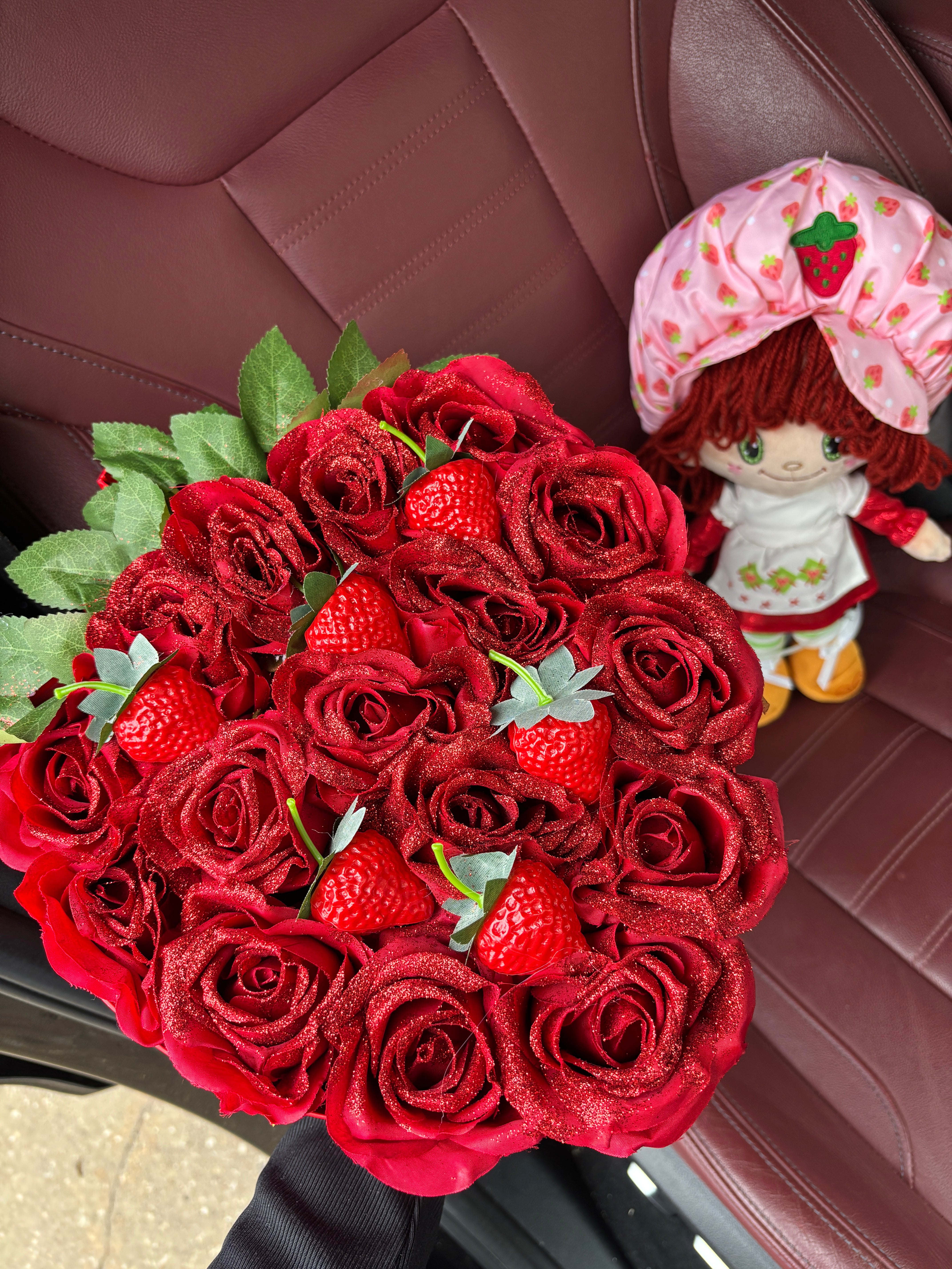 Artificial glitter strawberry box set