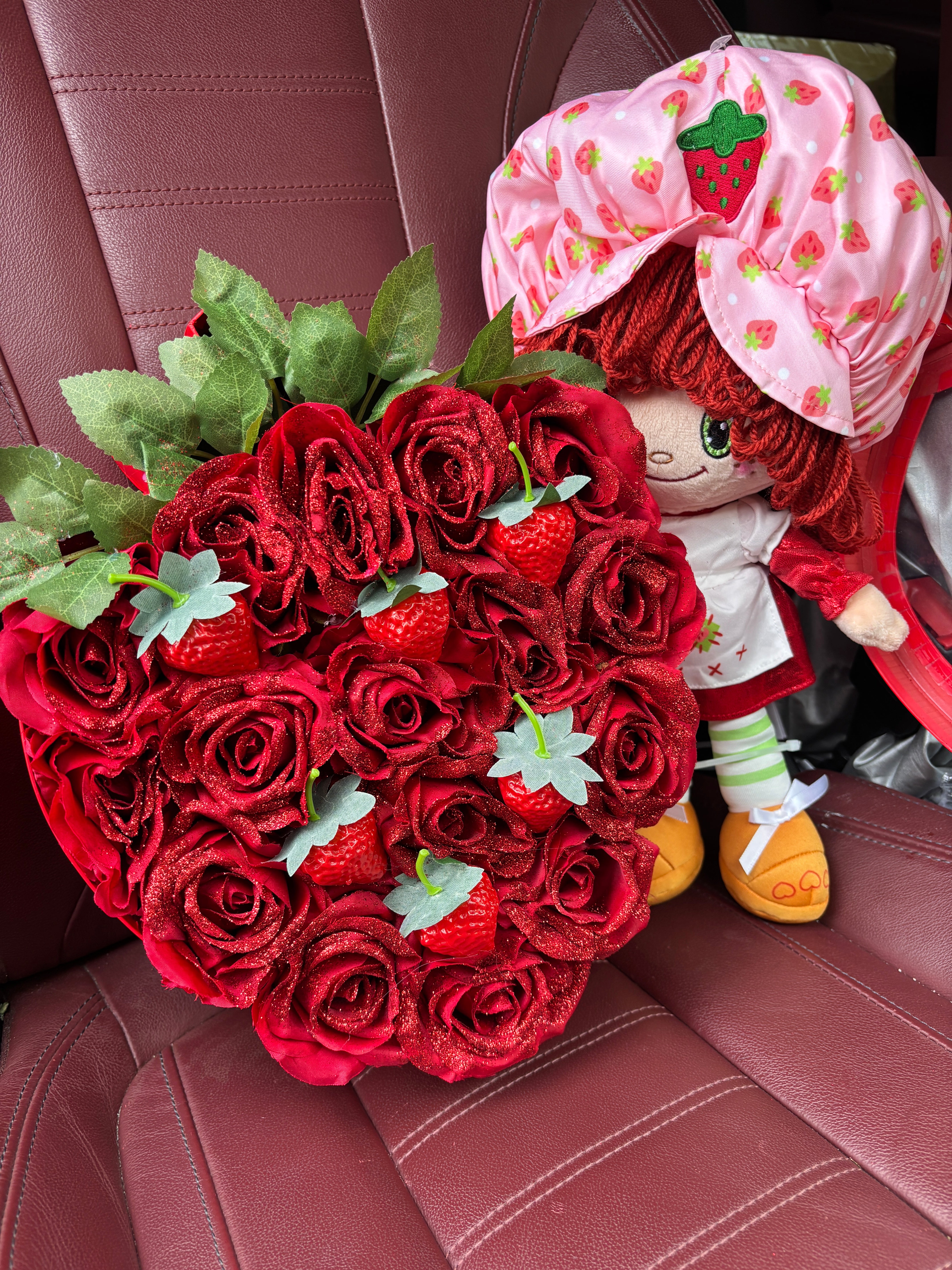 Artificial glitter strawberry box set