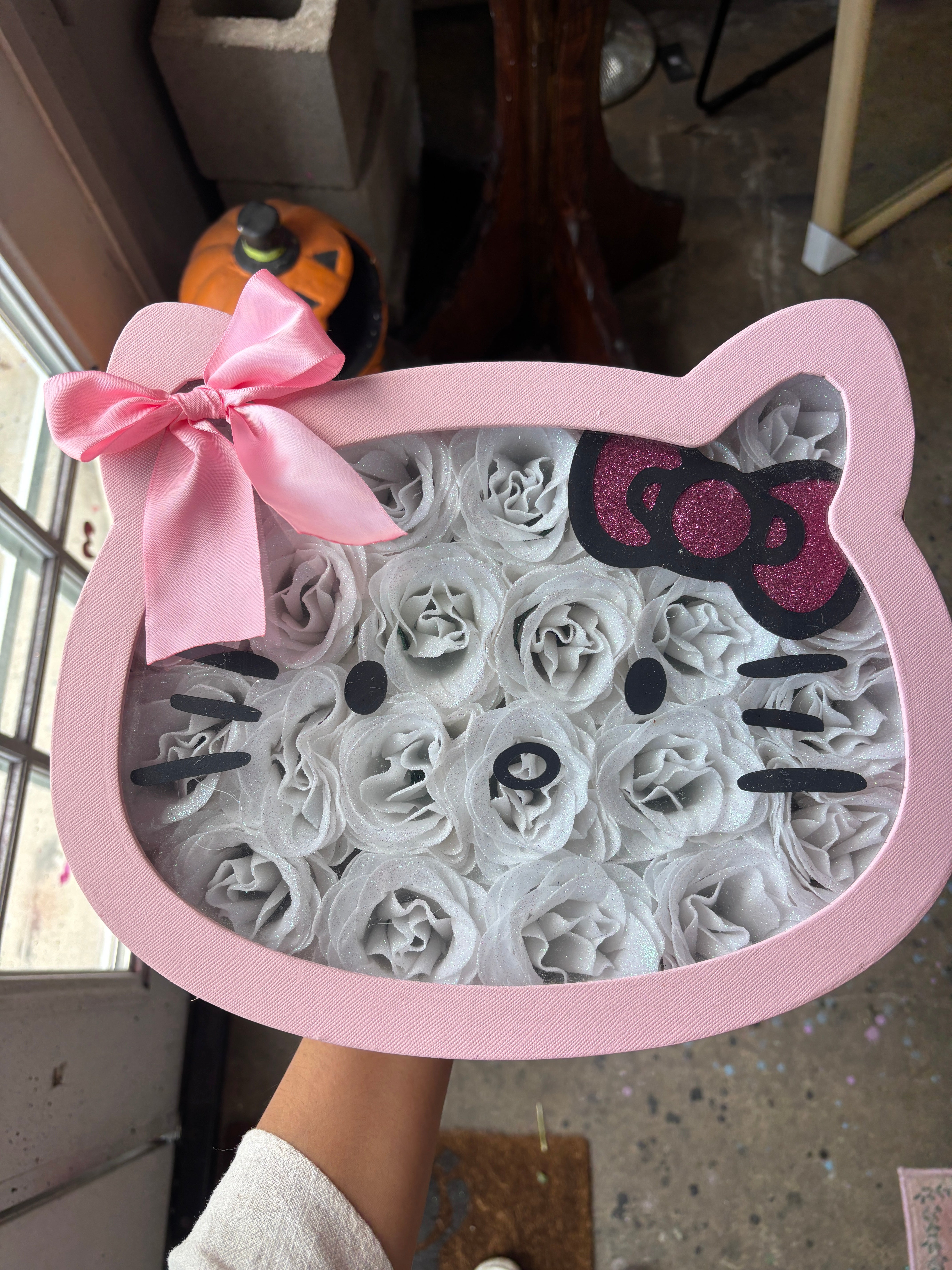Hello kitty rose box (artificial)