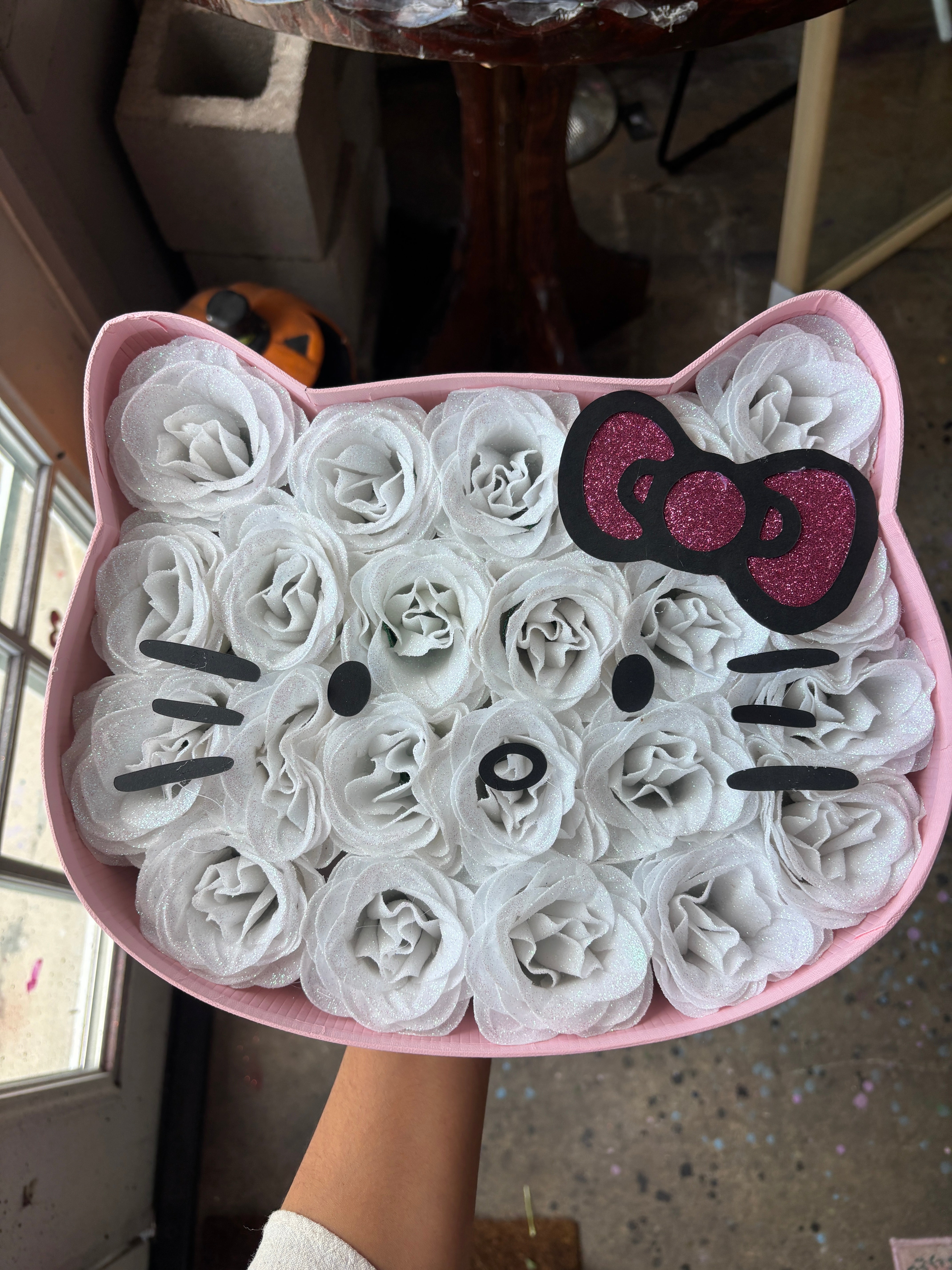 Hello kitty rose box (artificial)