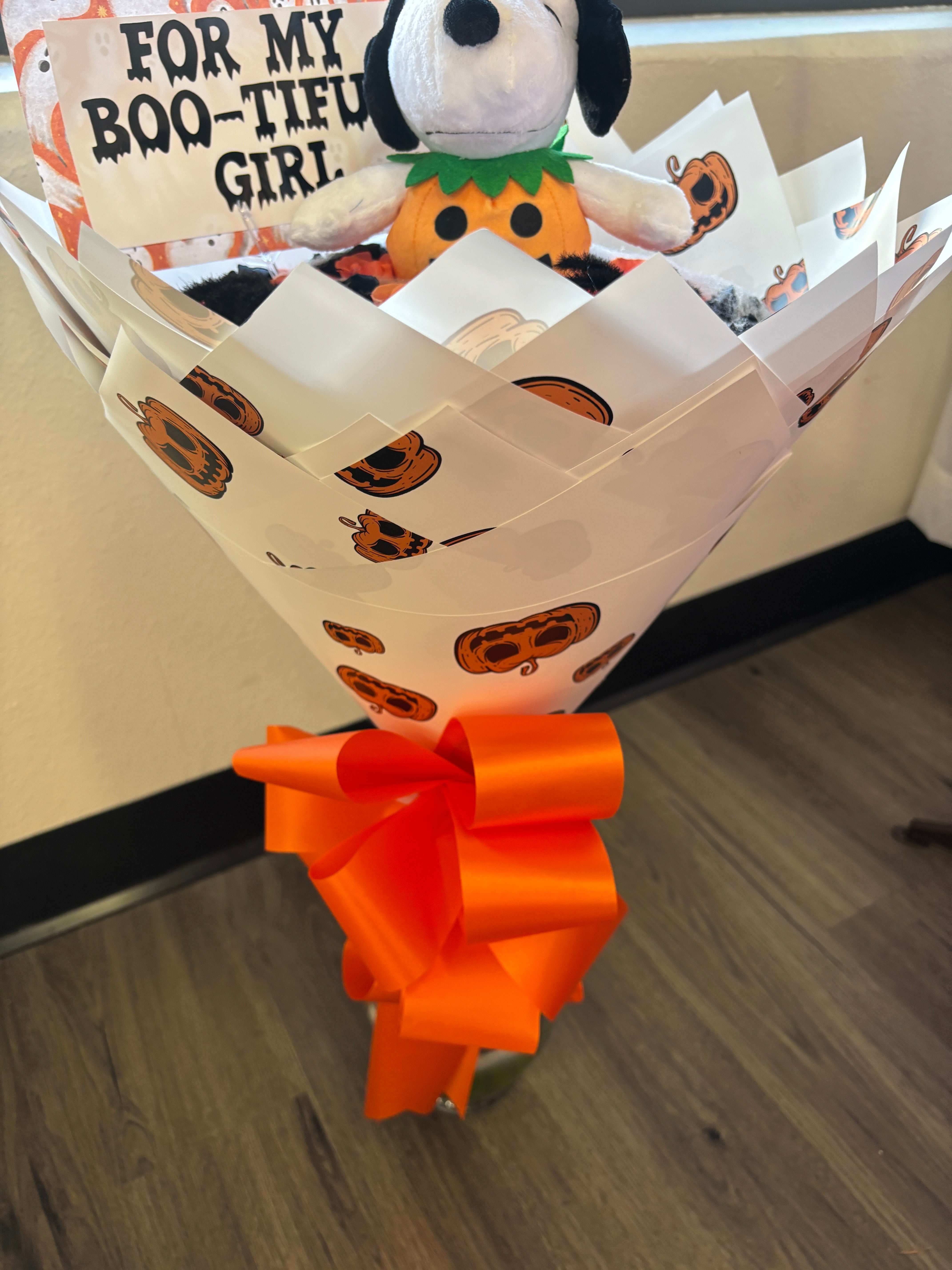 Snoopy Bouquet for my BOO-girly girl 🧡