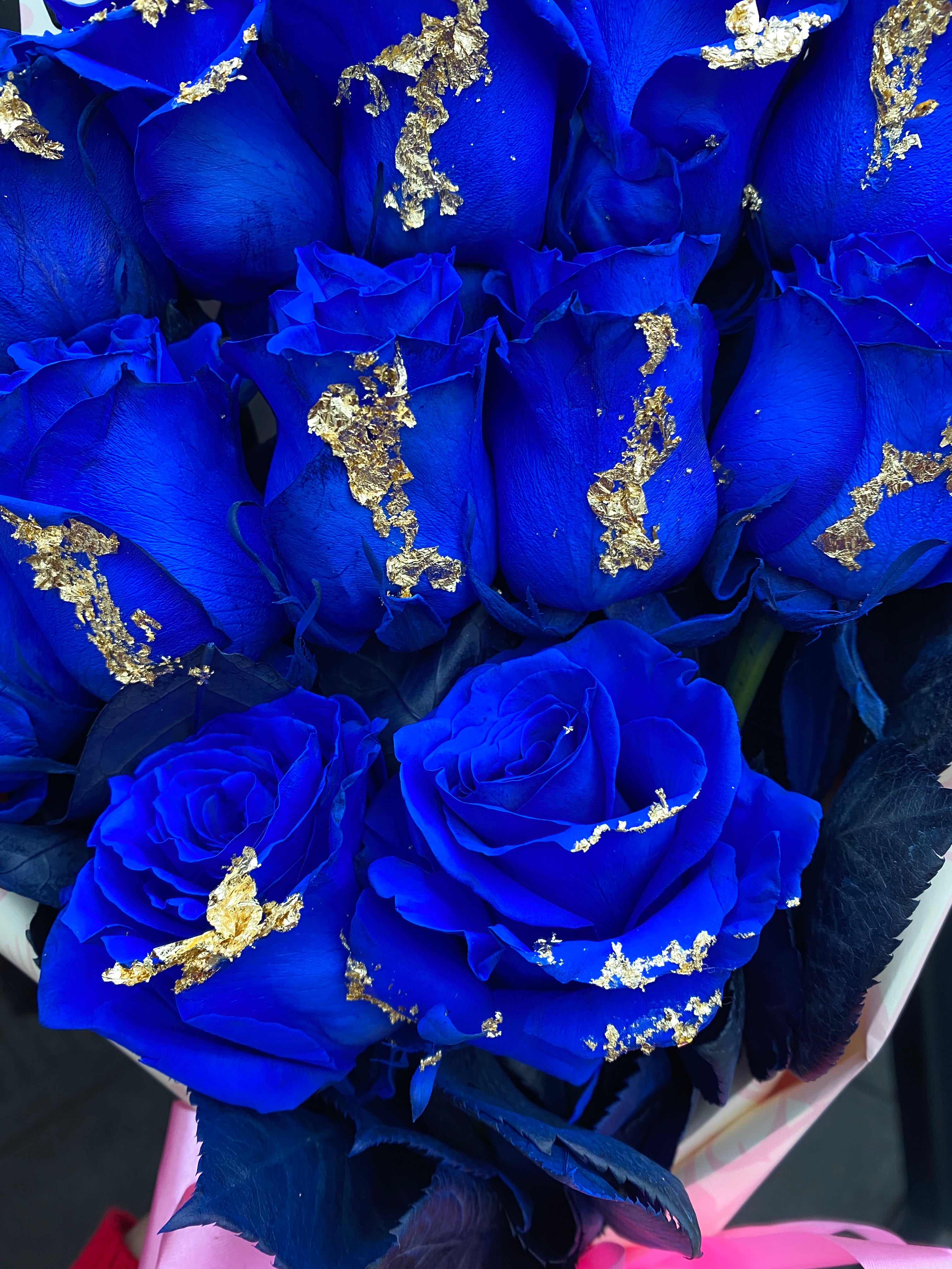 Real rose bouquet: 12 Blue roses with 24k gold flakes 💙