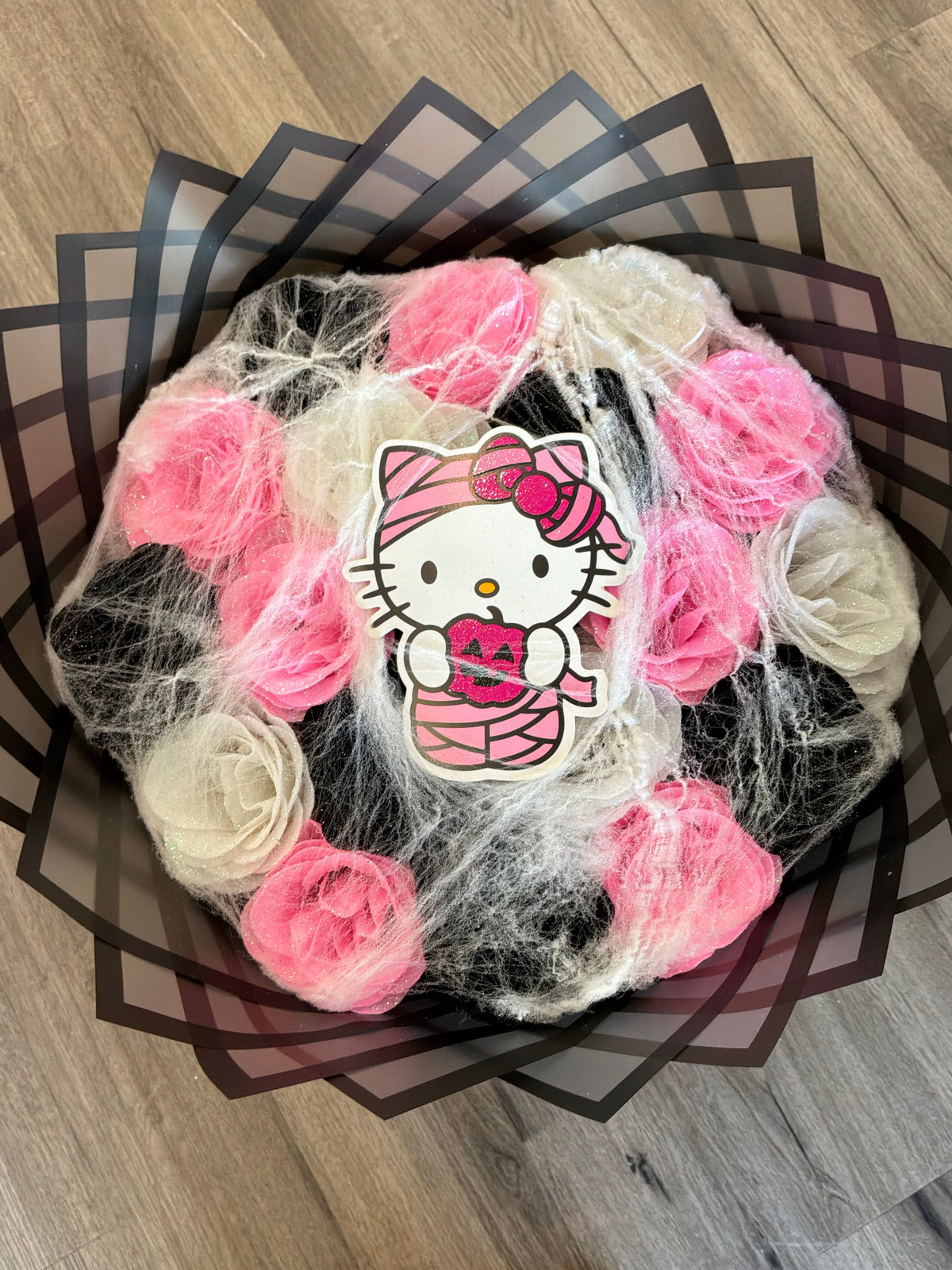 Hello Kitty’s Spooky Web