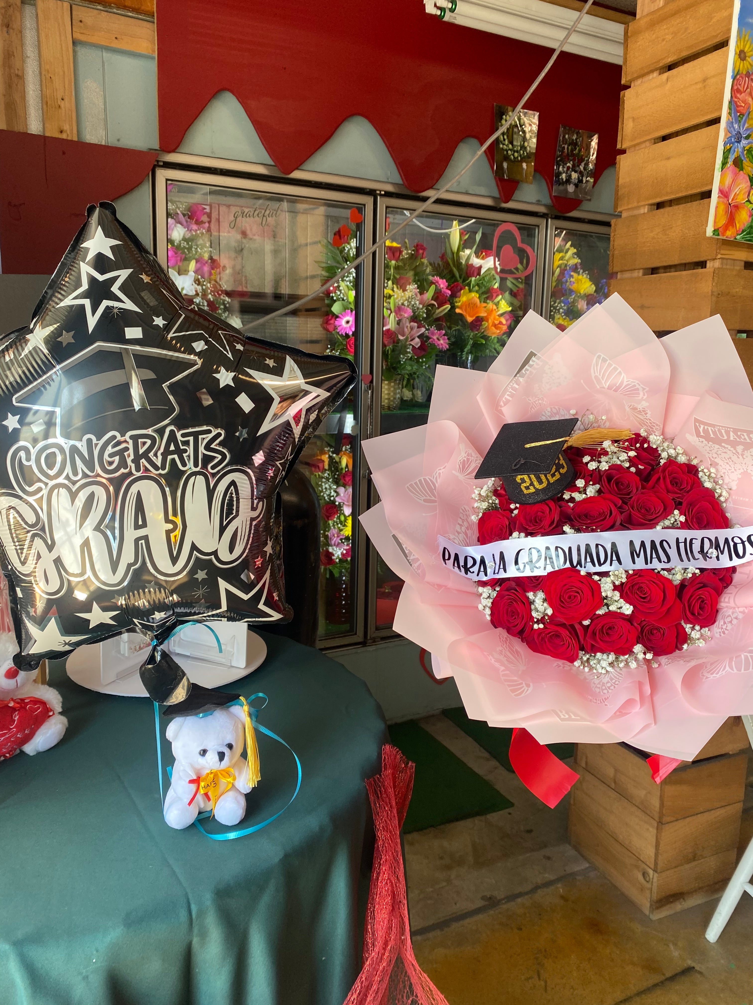 24 Red Rose + Touch babysbreath