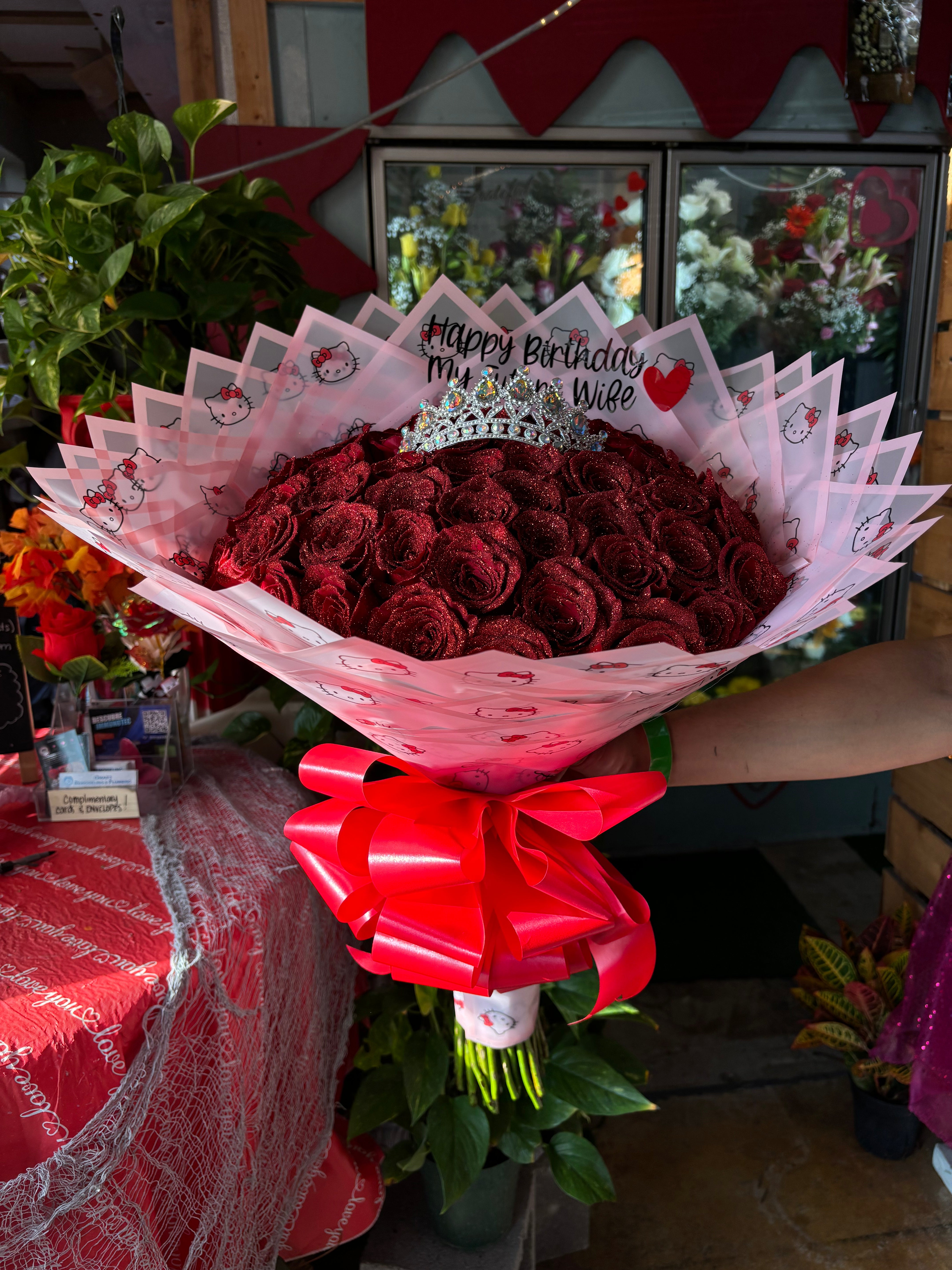 50 Red glitter roses for my queen  🌹