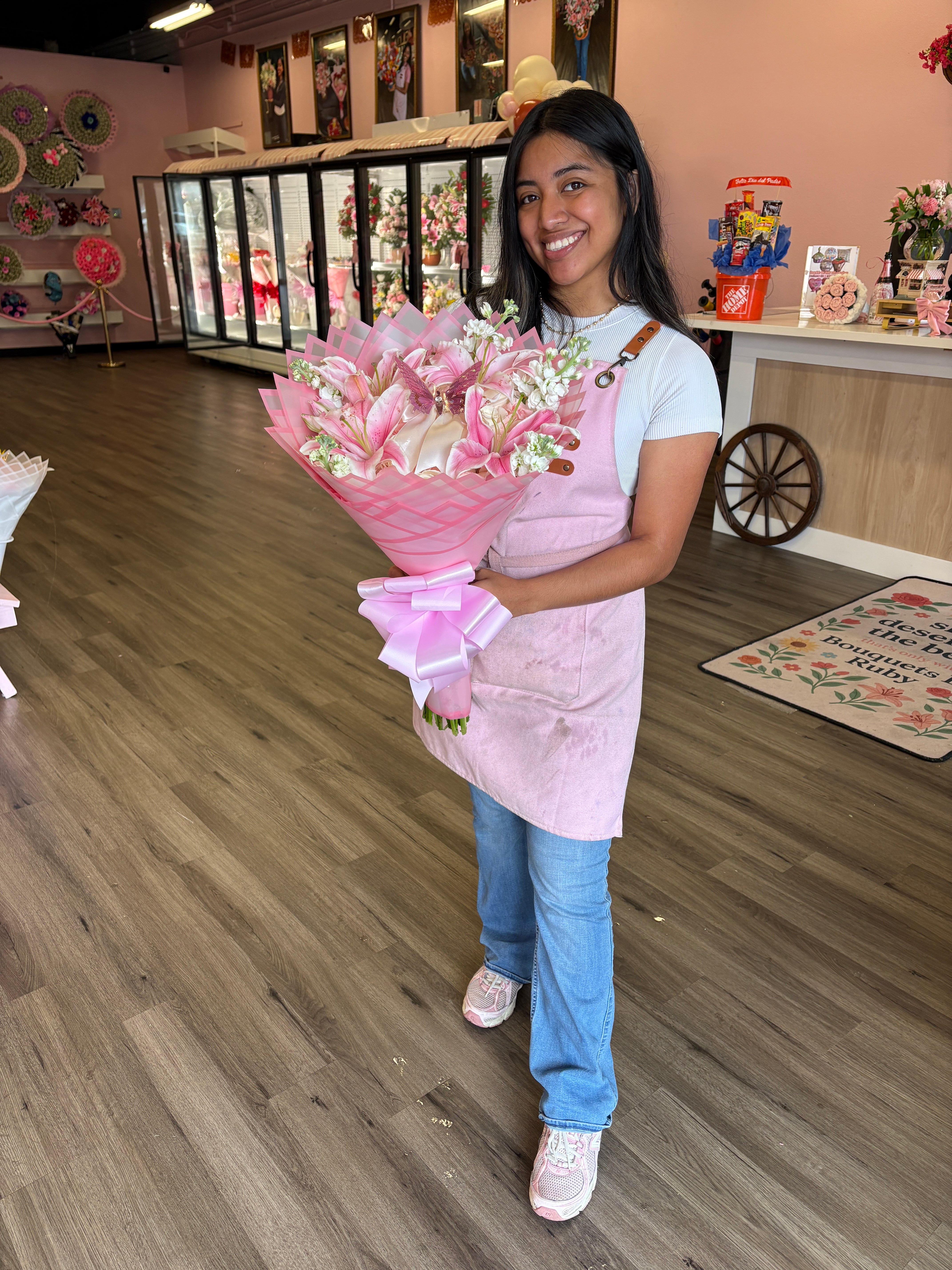 24 ct pink & whites  Lily 🌺