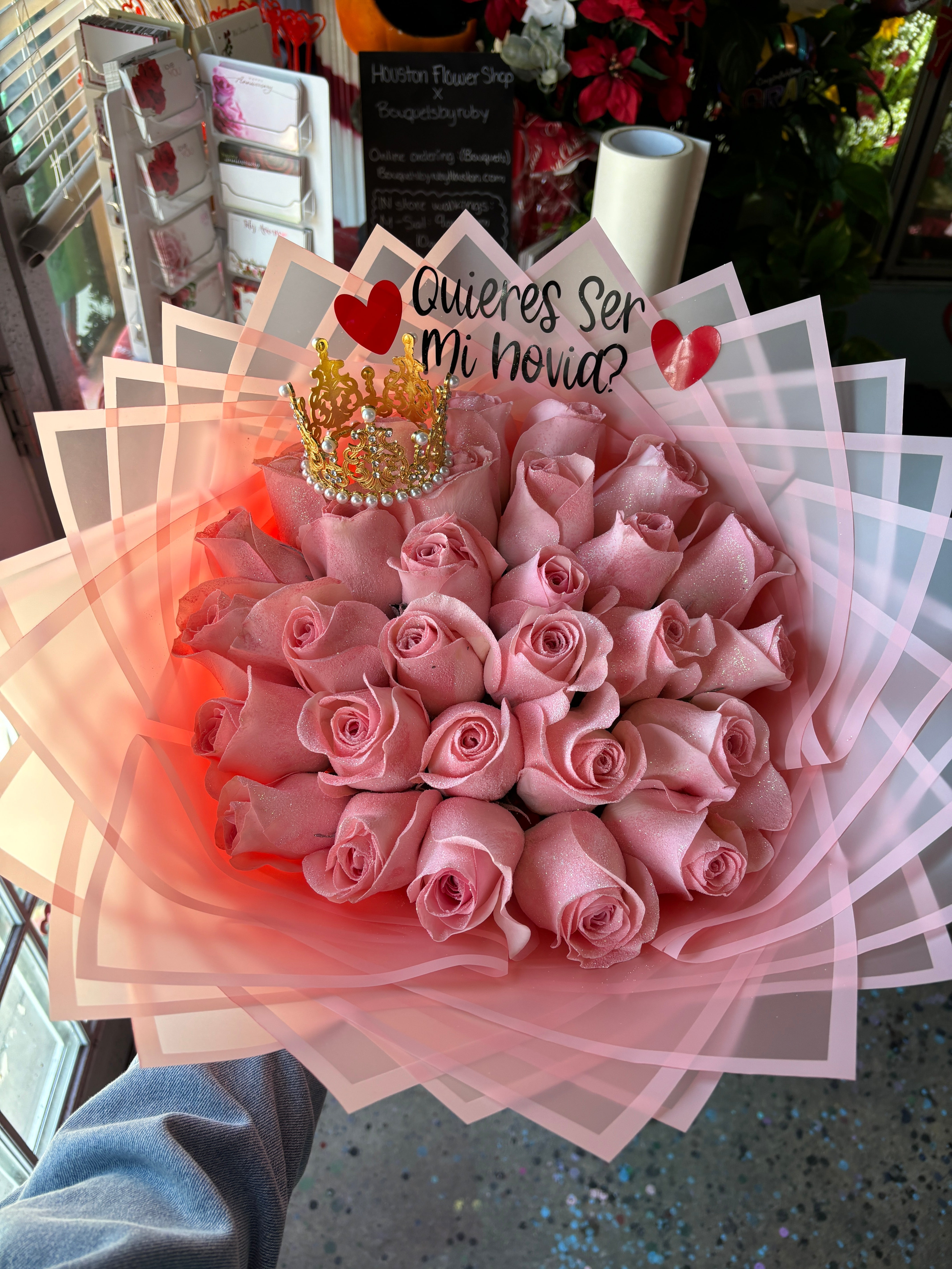 24 Pink barbz  roses with glitter✨
