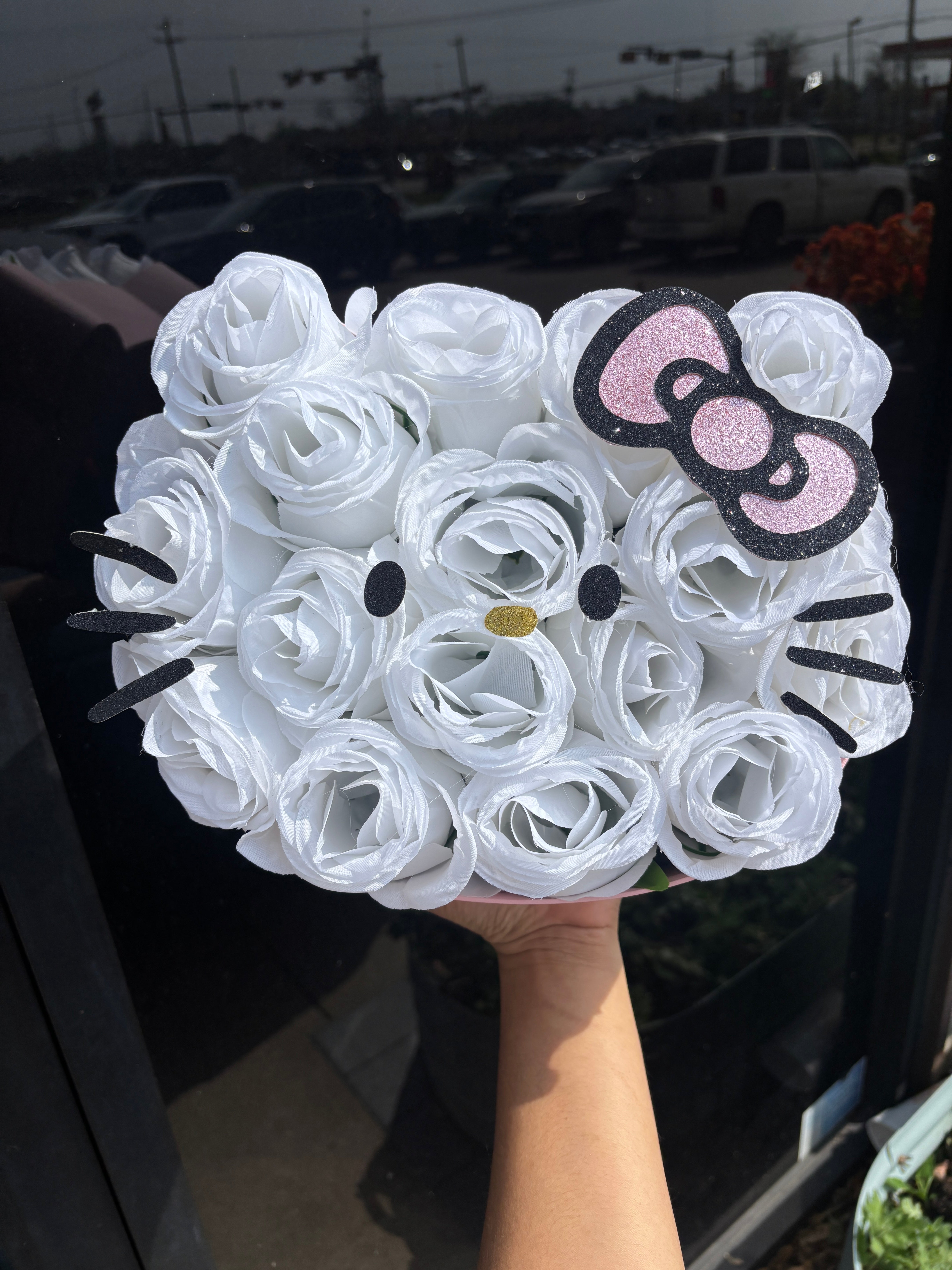 Hello kitty rose box (artificial)