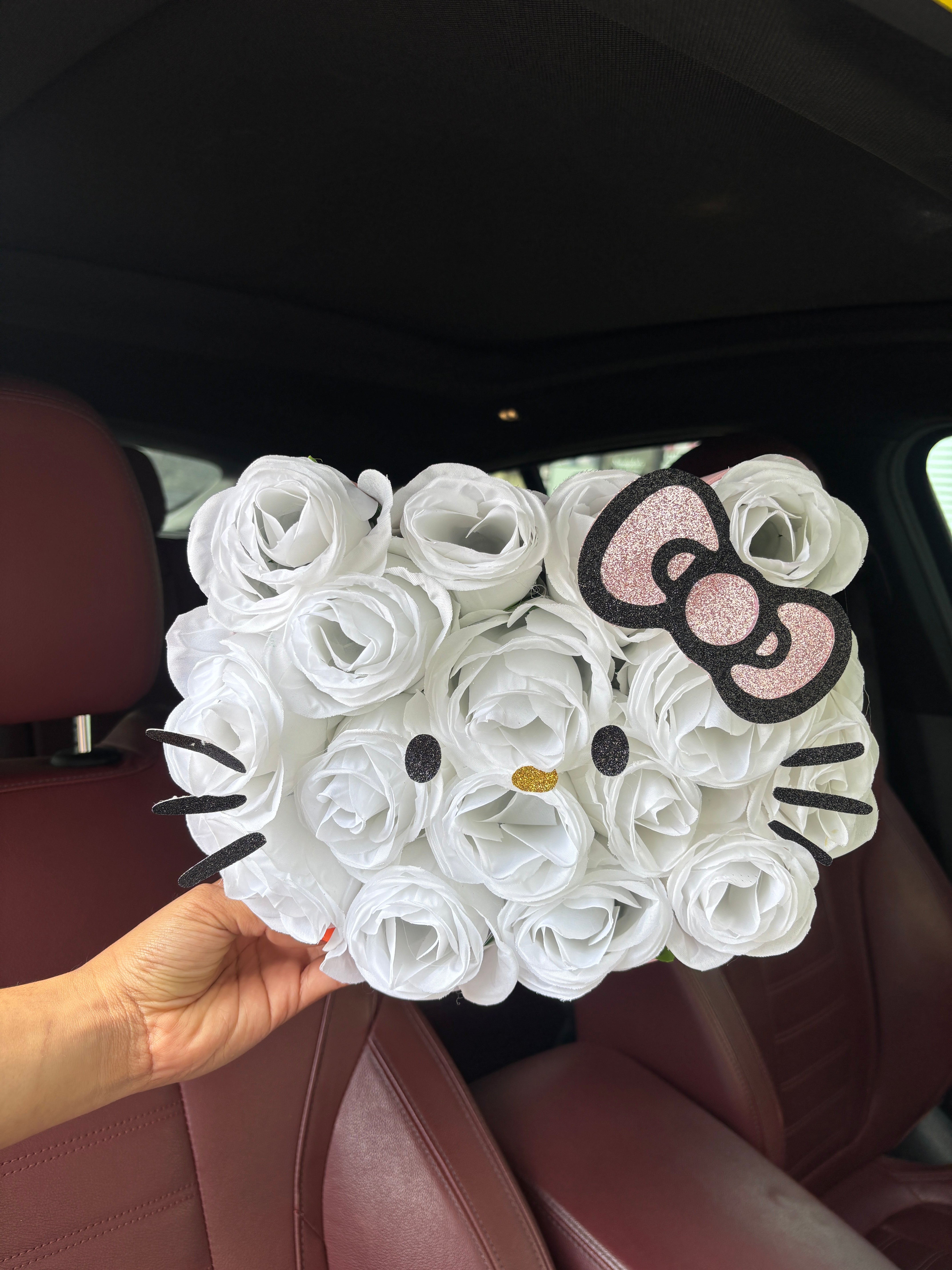 Hello kitty rose box (artificial)
