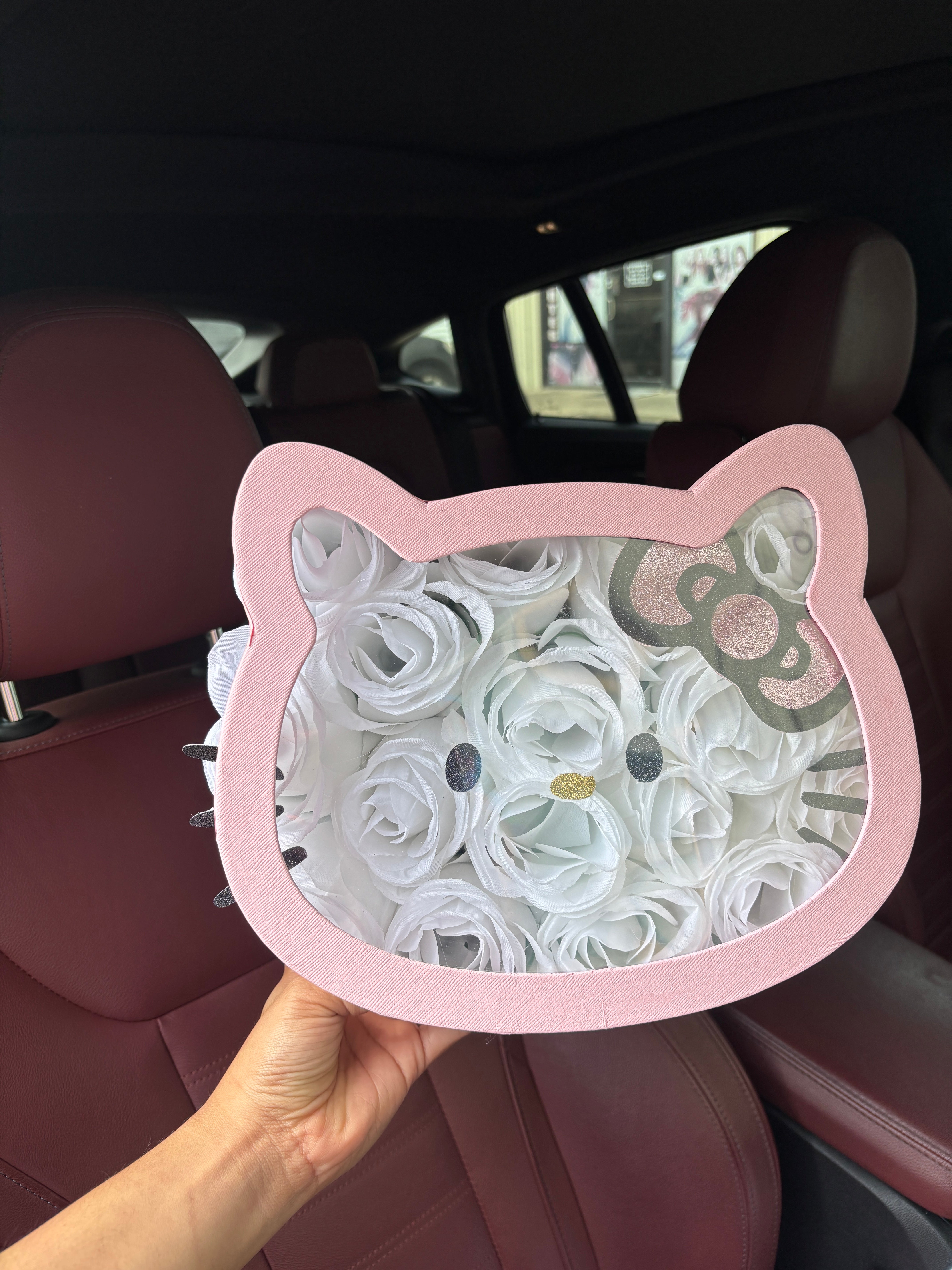 Hello kitty rose box (artificial)