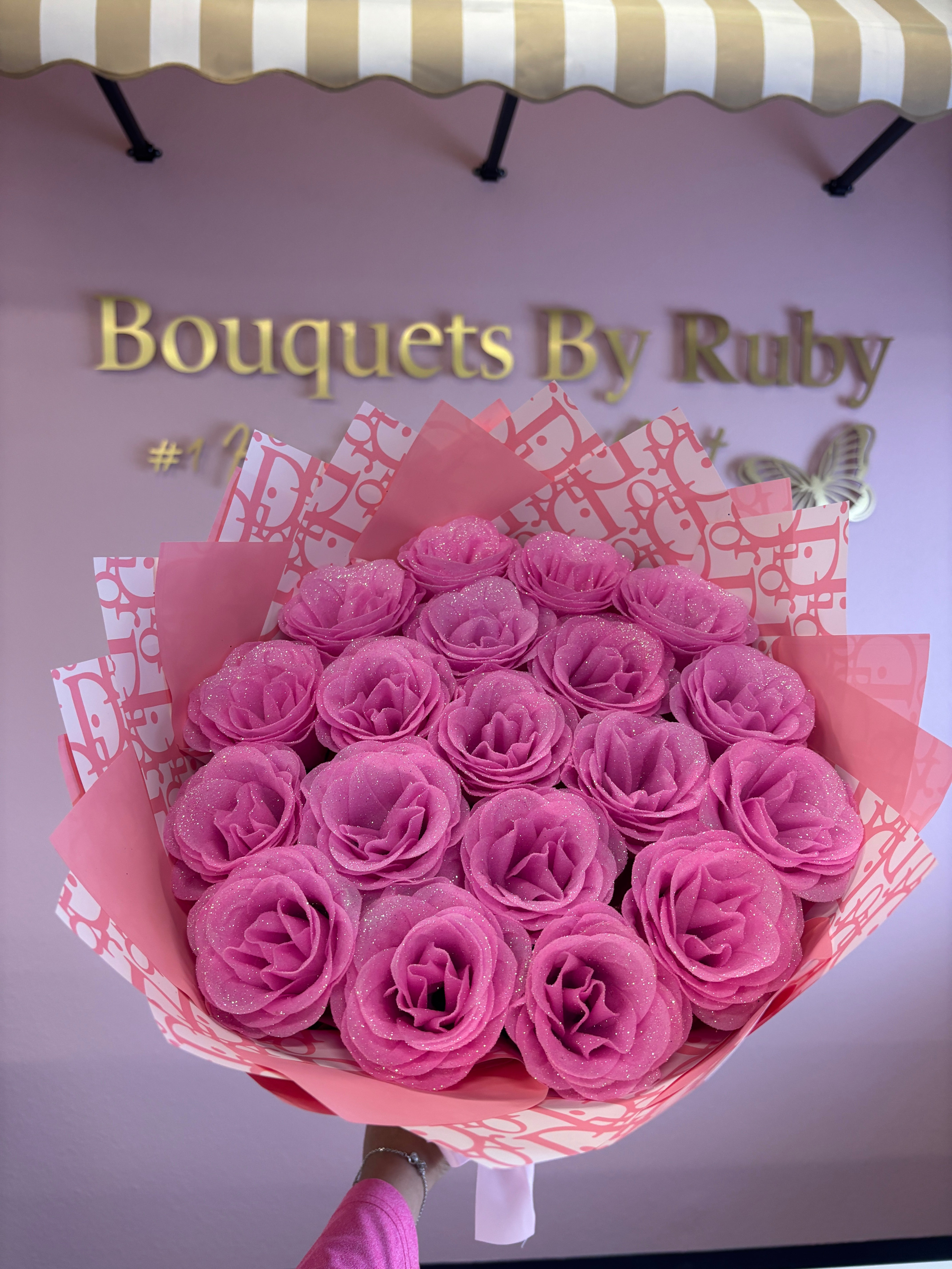 Pink glitter rose bouquet💖 | Bouquets By Ruby U.S Shipping Website