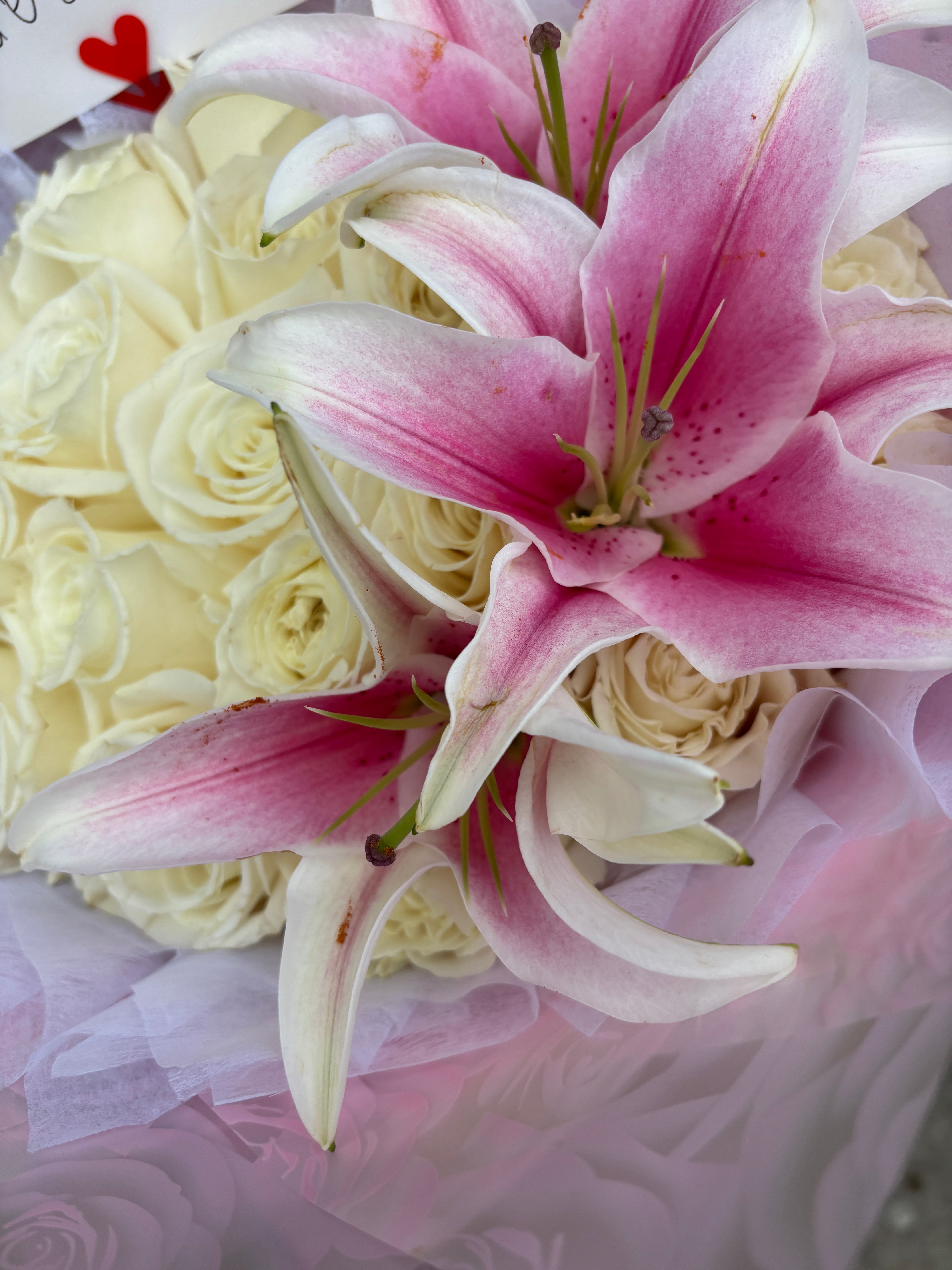 20 Roses + Lily’s 🌸💘