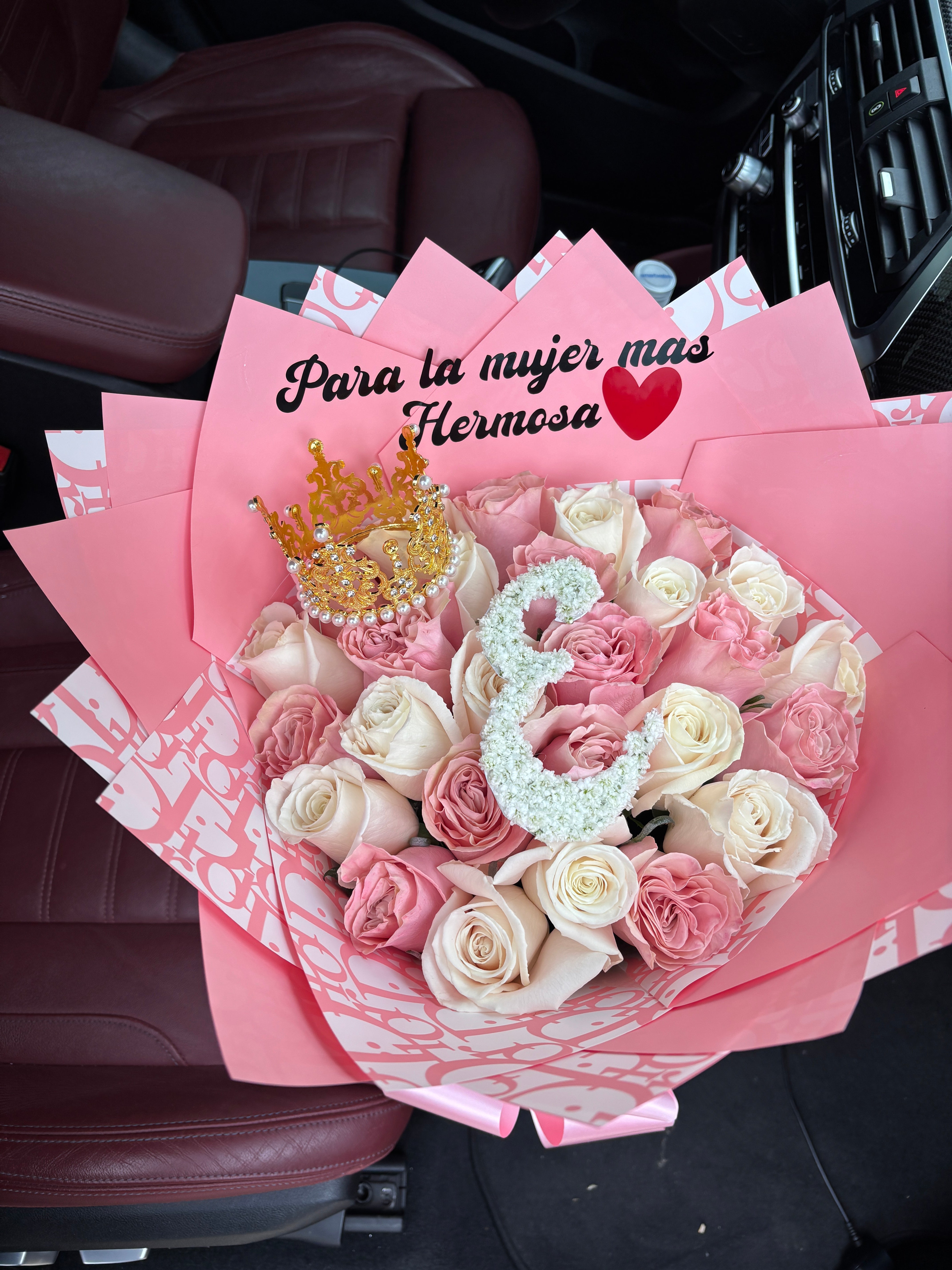 24 pink and white roses + initial  ❤️