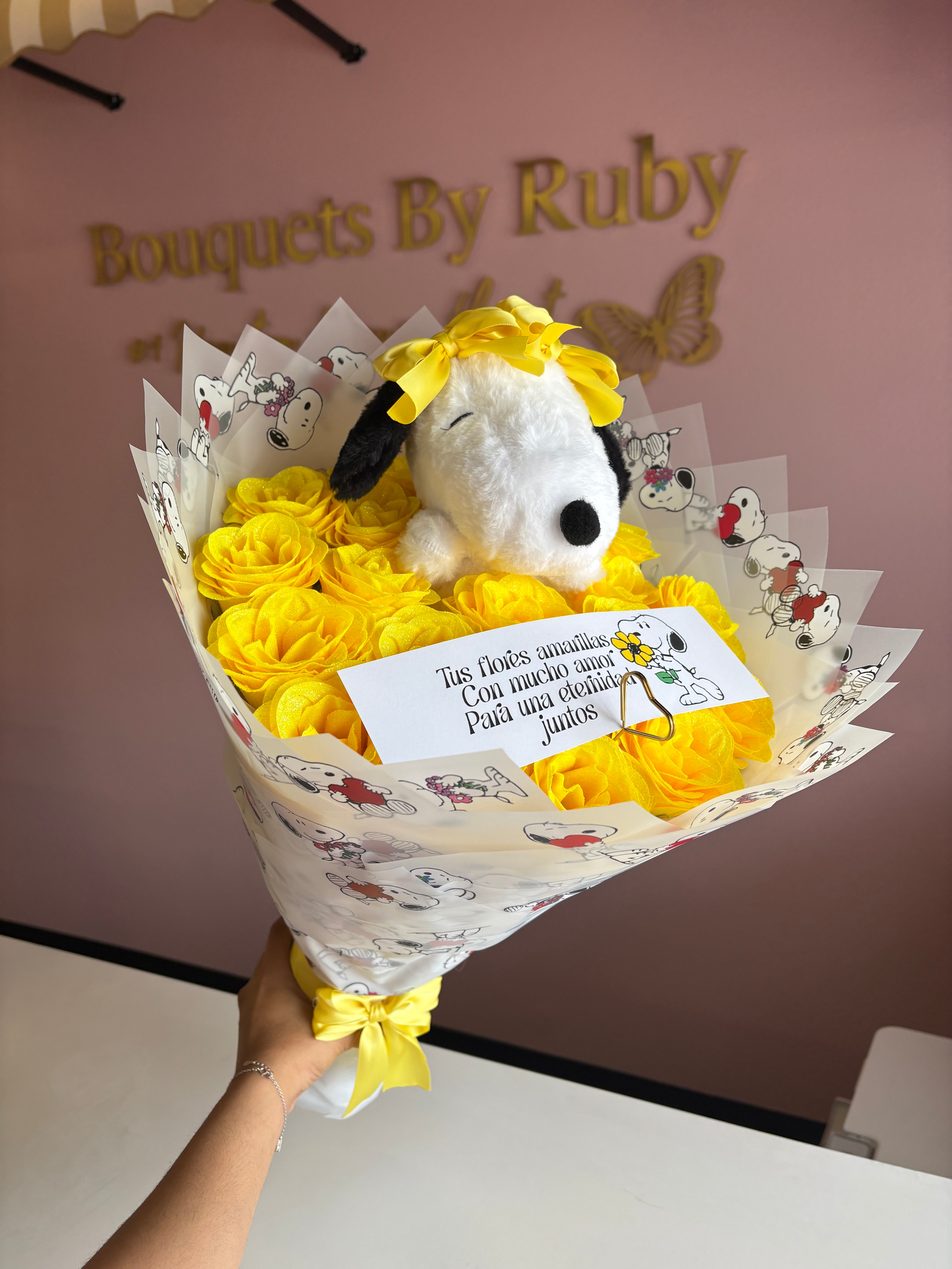 Yellow roses + snoopy 🌼💛