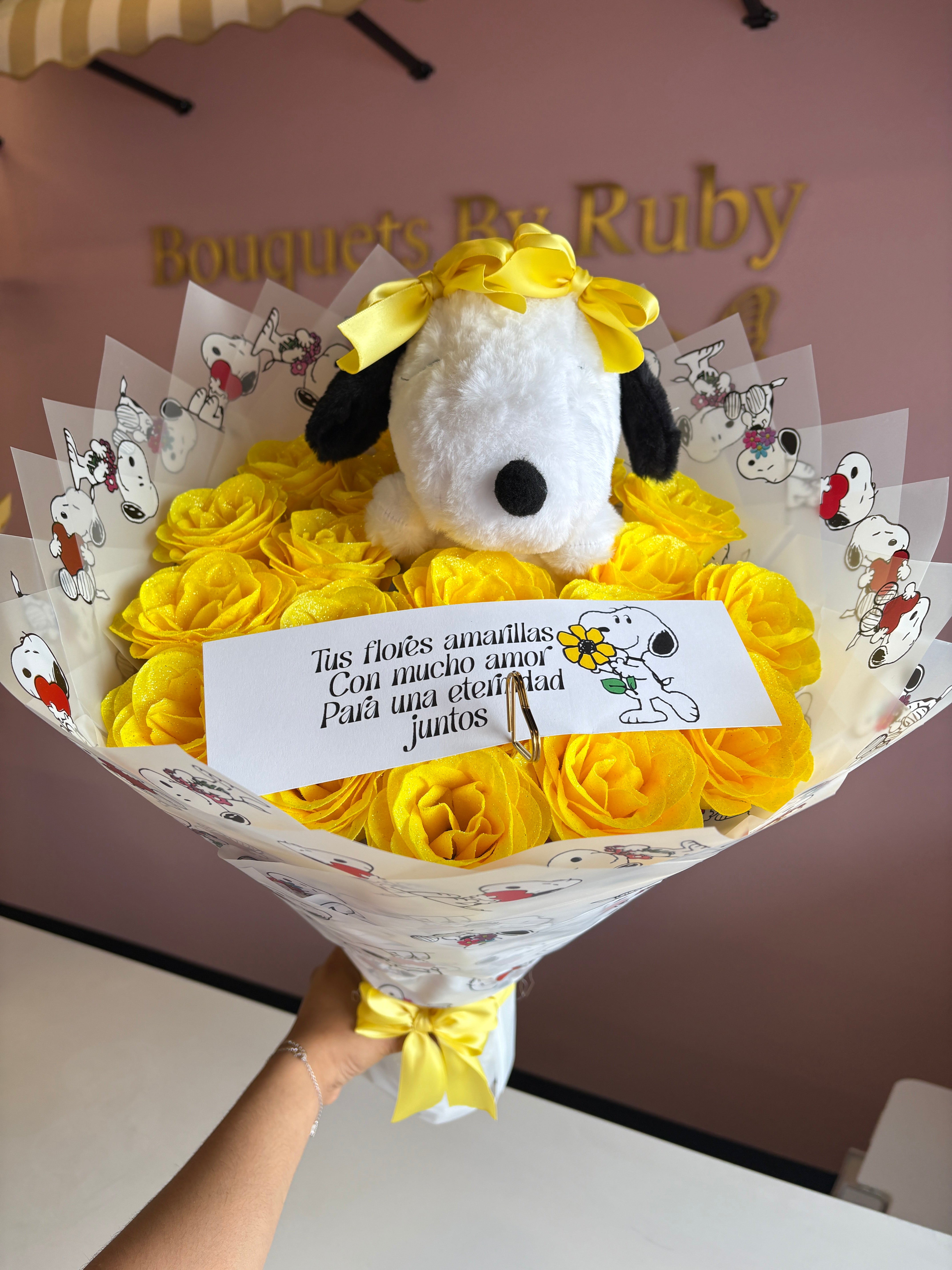 Yellow roses + snoopy 🌼💛