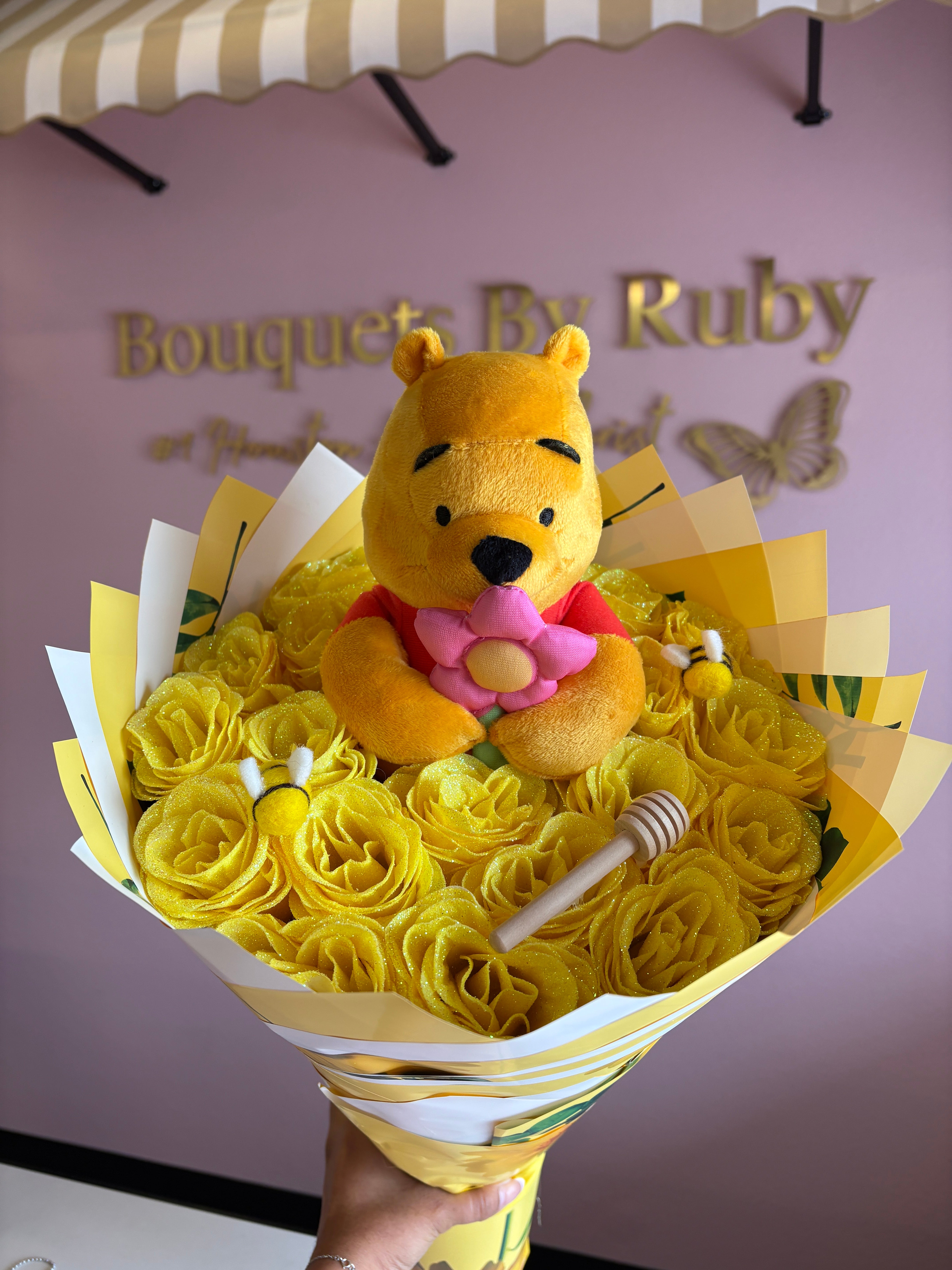 Winnie the Pooh Yellow roses 💛🍯