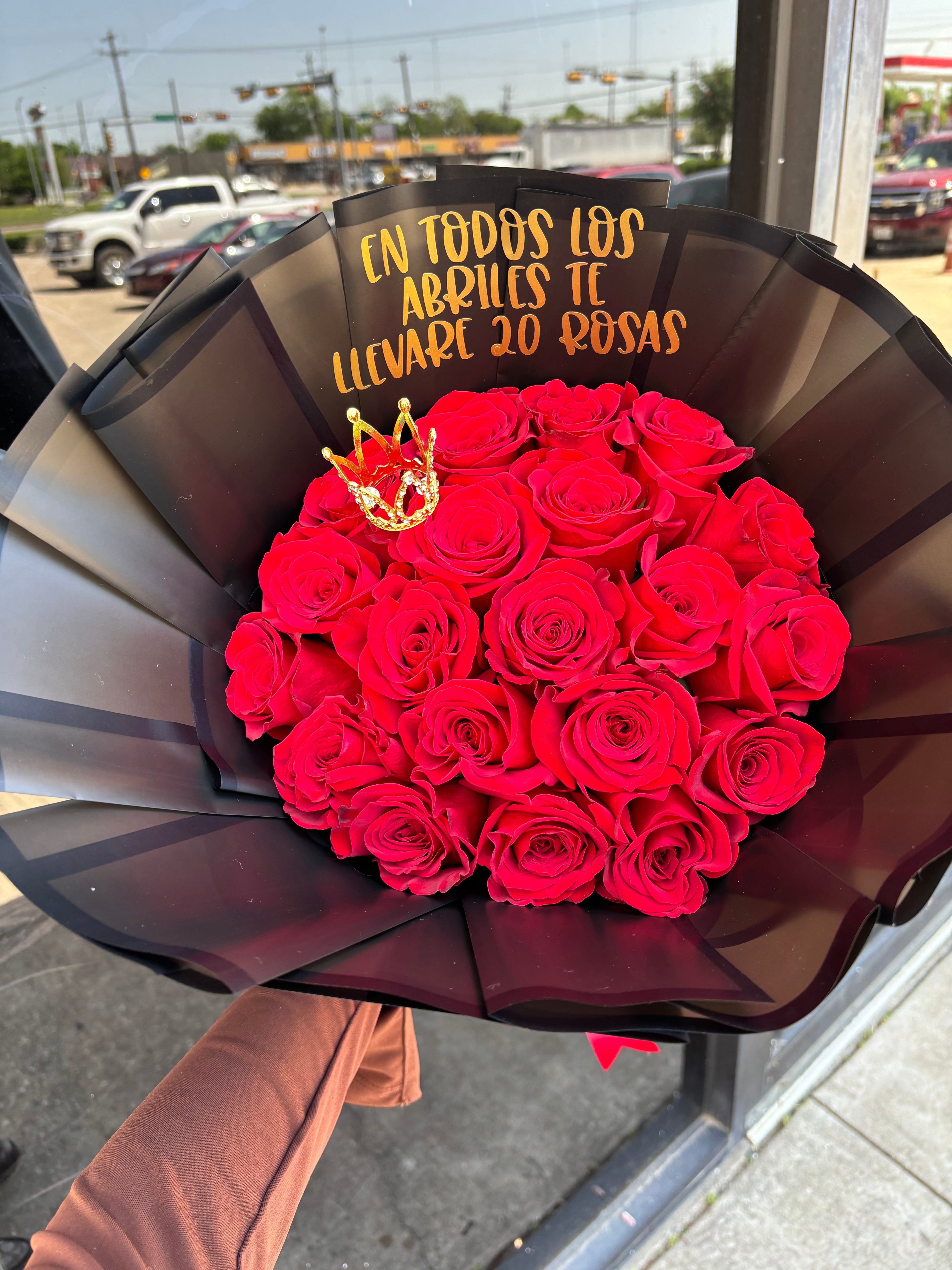 20 rosas Classic with tiny crown 👑