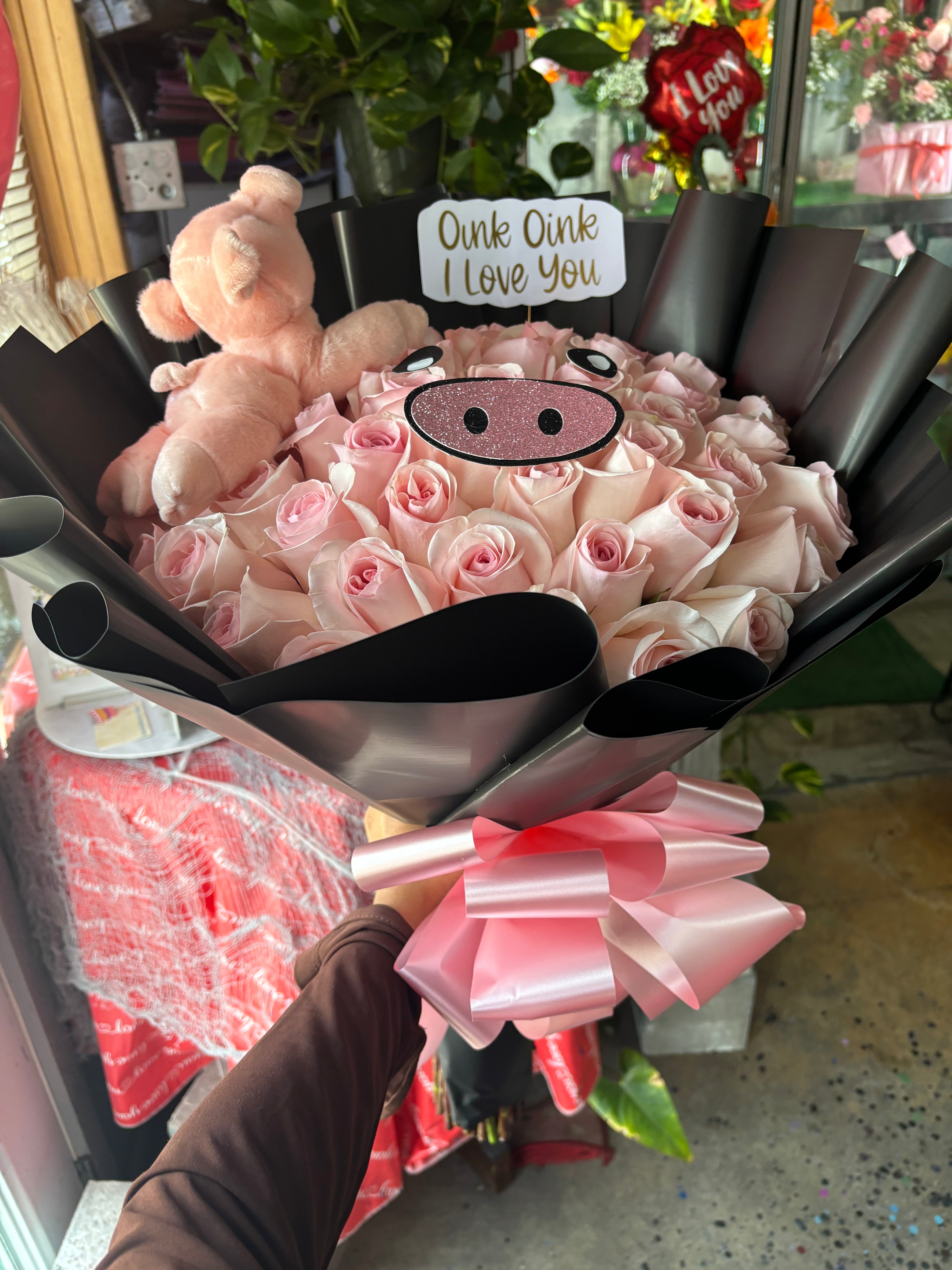 50 rose pink piggy bouquet 🐽💞